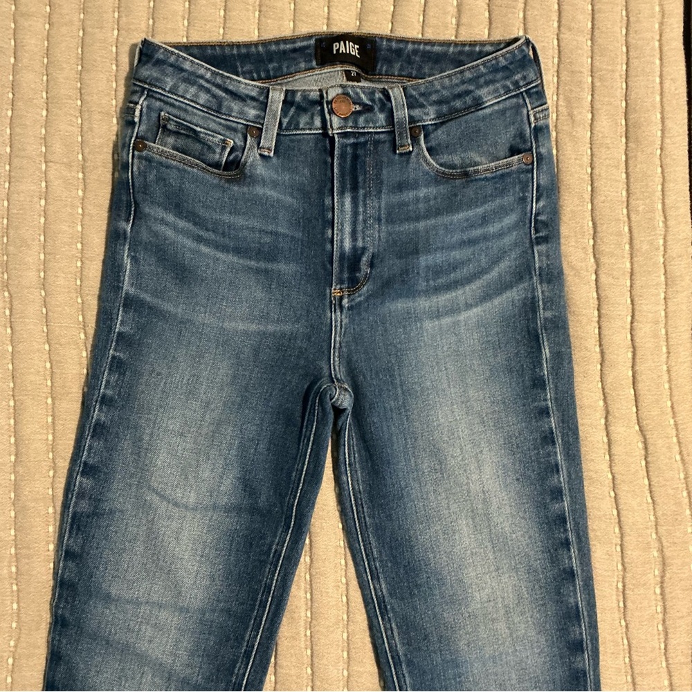 PAIGE Gorgeous “Hoxton” Jeans 27